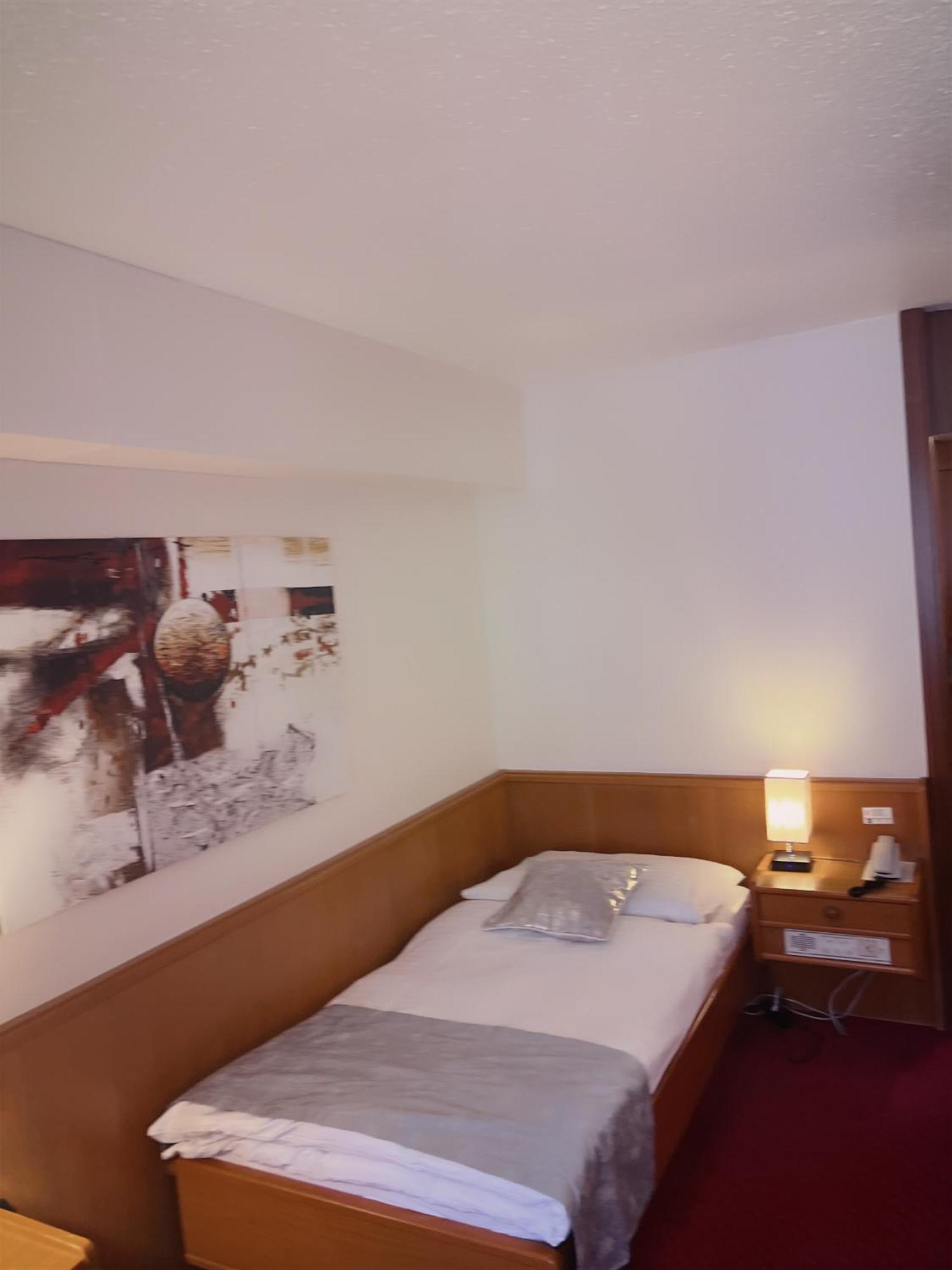 Hotel Des Trois Rois Le Locle Eksteriør bilde